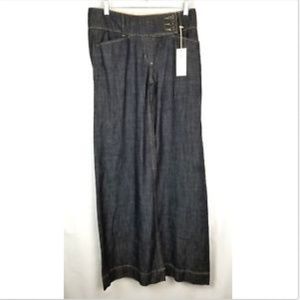BCBG Maxazria junior women's blue flair jeans